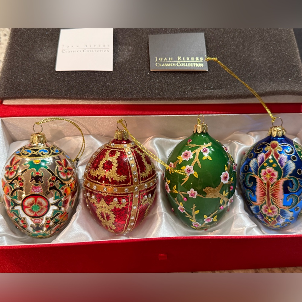 Joan Rivers (2015) Holiday Ornament Set -(4) Limited no longer in production